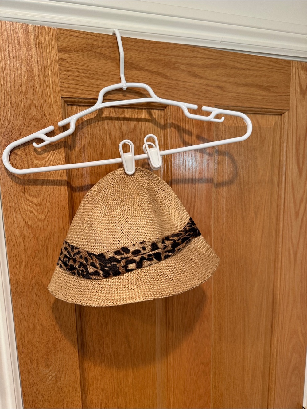 Women’s Nine West Tan Straw Bucket Hat with Leopard Band